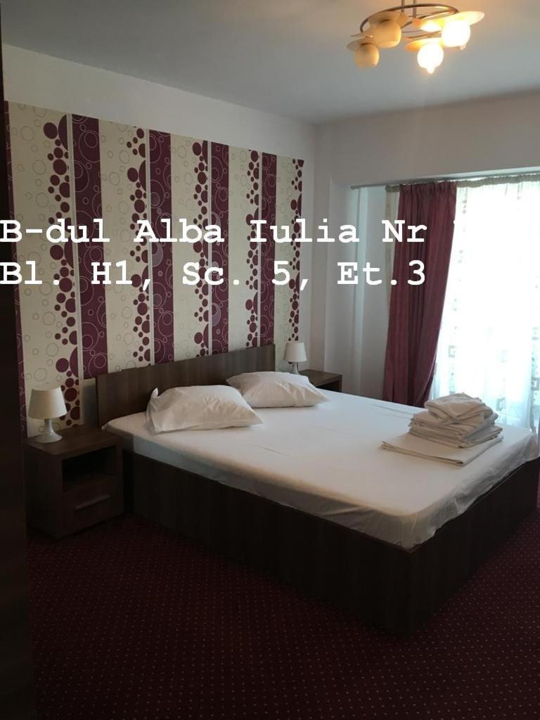 Alba Iulia Square - Apartments And Studios بوخارست الغرفة الصورة