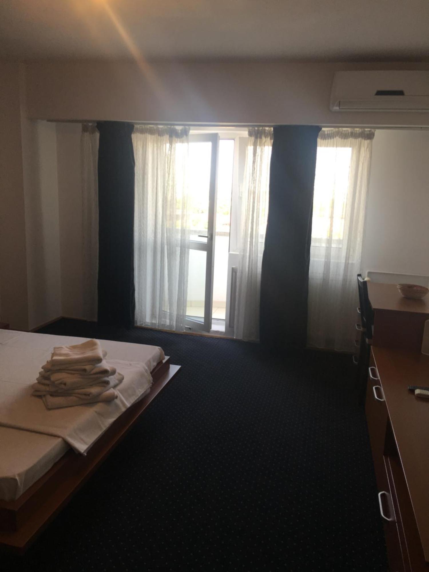 Alba Iulia Square - Apartments And Studios بوخارست المظهر الخارجي الصورة