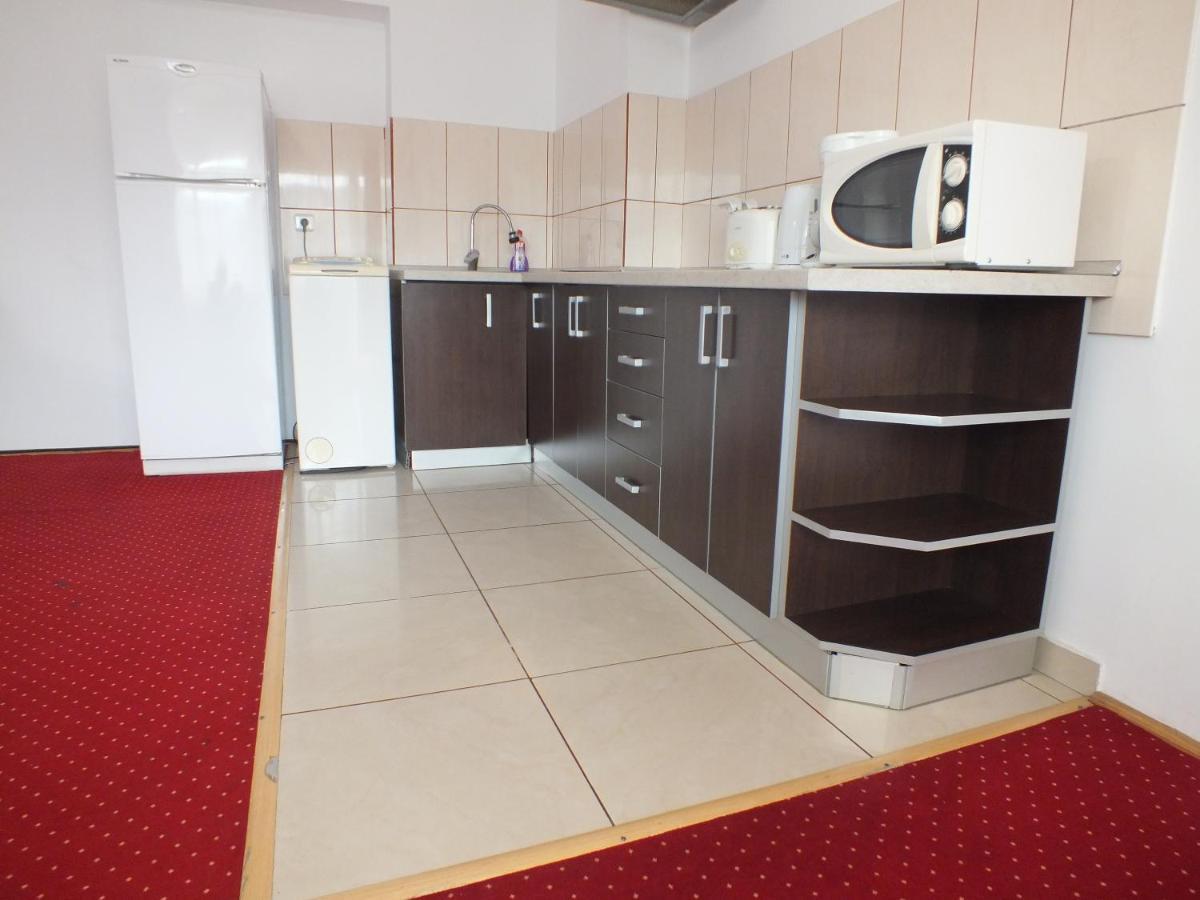 Alba Iulia Square - Apartments And Studios بوخارست المظهر الخارجي الصورة